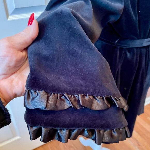 Betsey Johnson Intimates Black Ruffled Robe Size Large - Picture 4 of 6